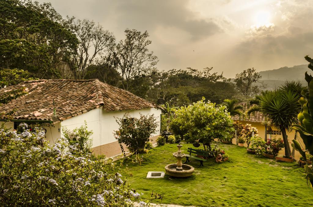 Finca Sol Y Luna San Gil Exteriör bild
